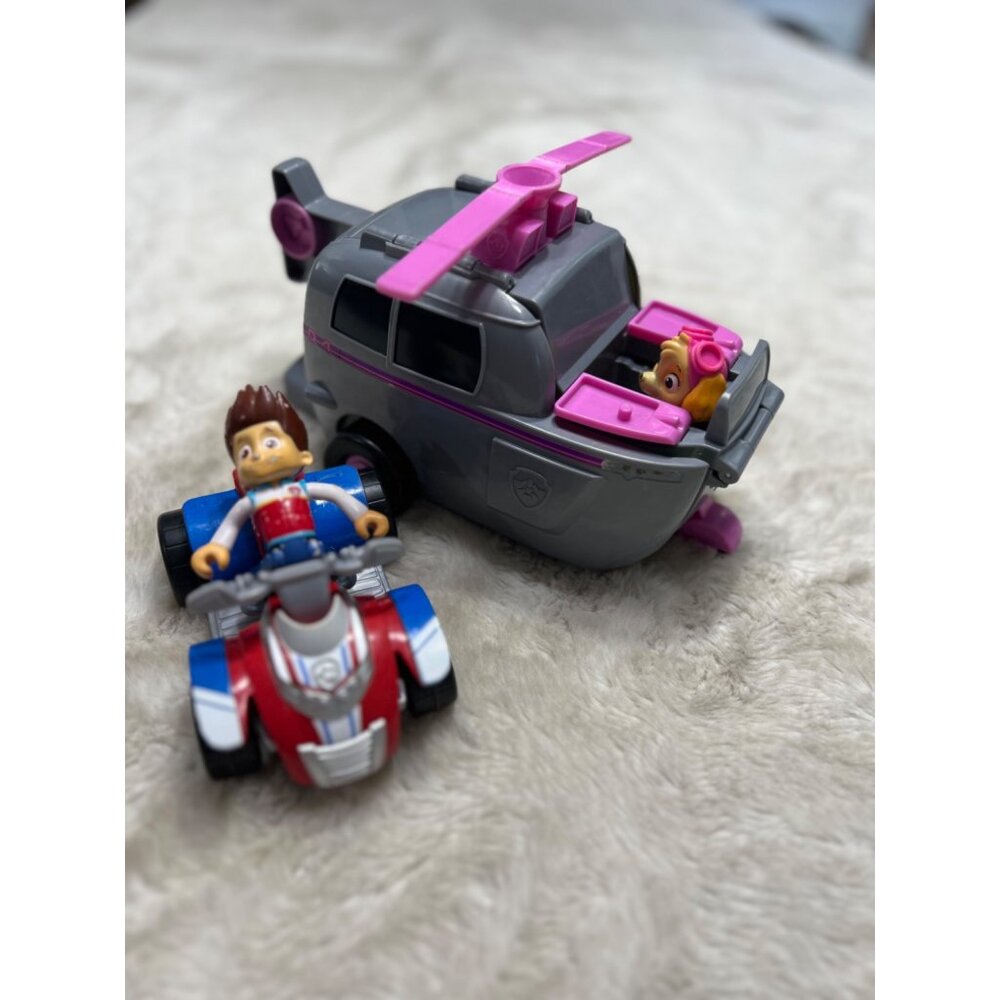 Paw Patrol Skyes Helicopter & Rider Figure Set